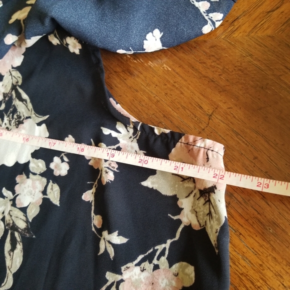 Sz 0 Torrid Navy Floral Strappy Top - Picture 4 of 8